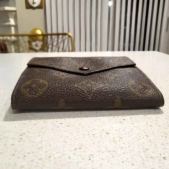 Louis Vuitton | Elise Wallet - Picture 4 of 9
